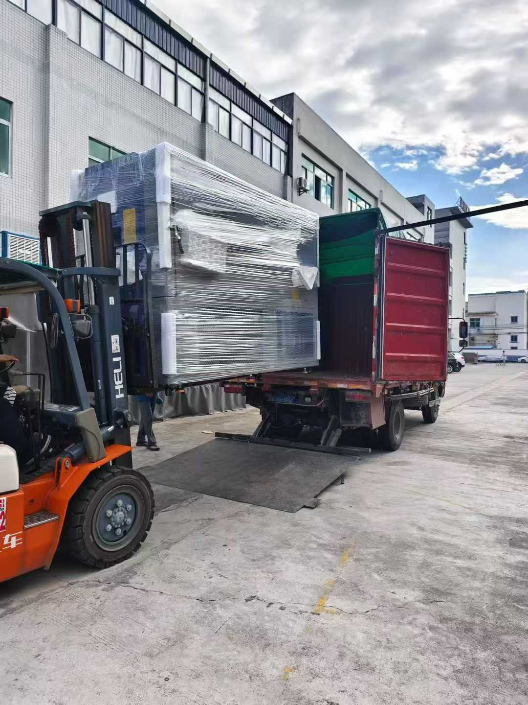 ?1000L恒溫恒濕箱與快溫變試驗箱， 送